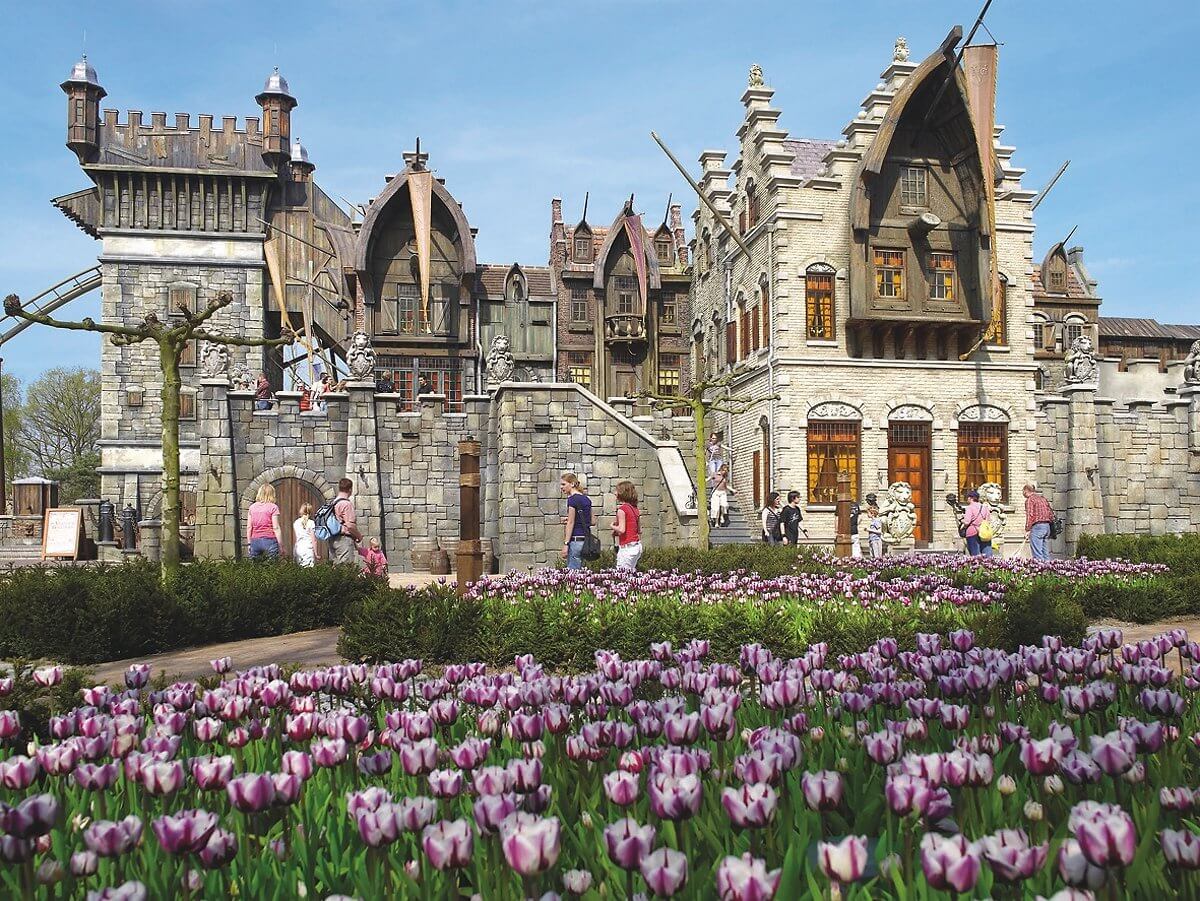 Der Fliegende Holländer mit Blumen im Freizeitpark Efteling