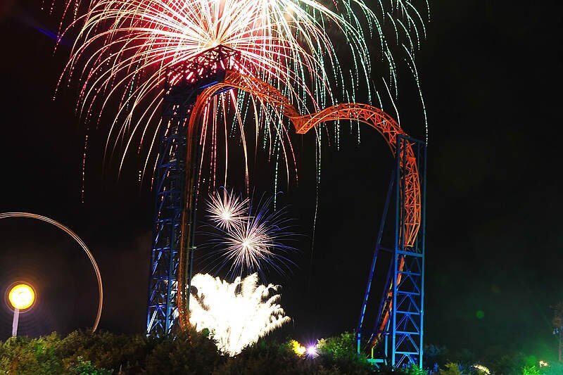 Skyline Park bei Nacht