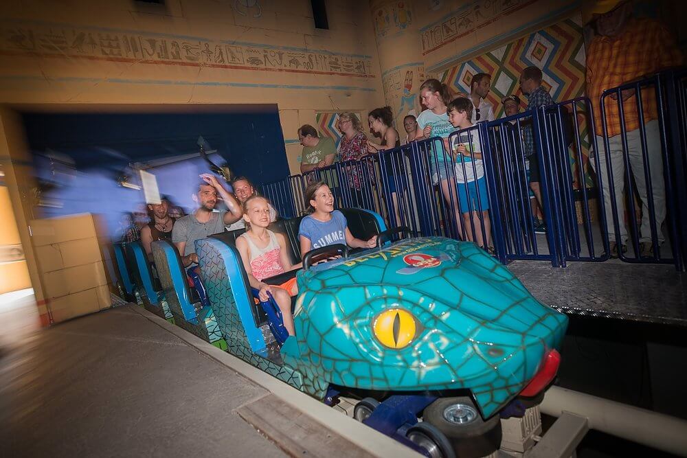 Die Cobra des Amun Ra kommt in den Bahnhof