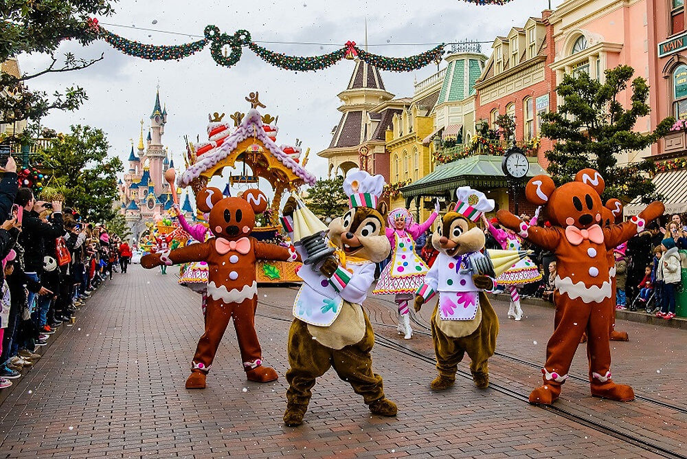 Disneyland Paris Christmas Parade 2016