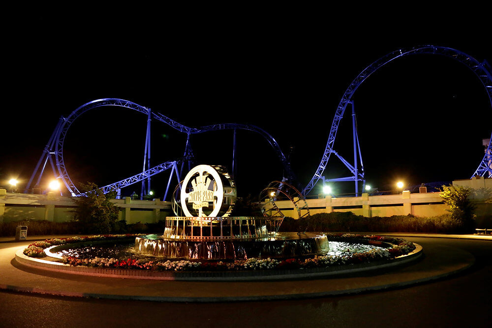 Der neue Star Trek Coaster im Movie Park Germany bei Nacht