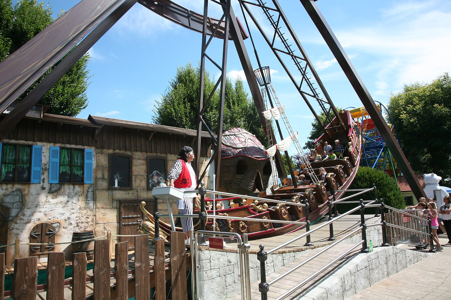 Piratenschaukel Santa Lore im Schwaben Park