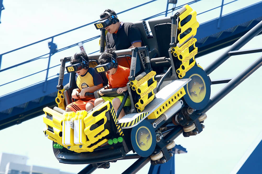 Achterbahn "Project X" mit VR-Brillen im Legoland Deutschland
