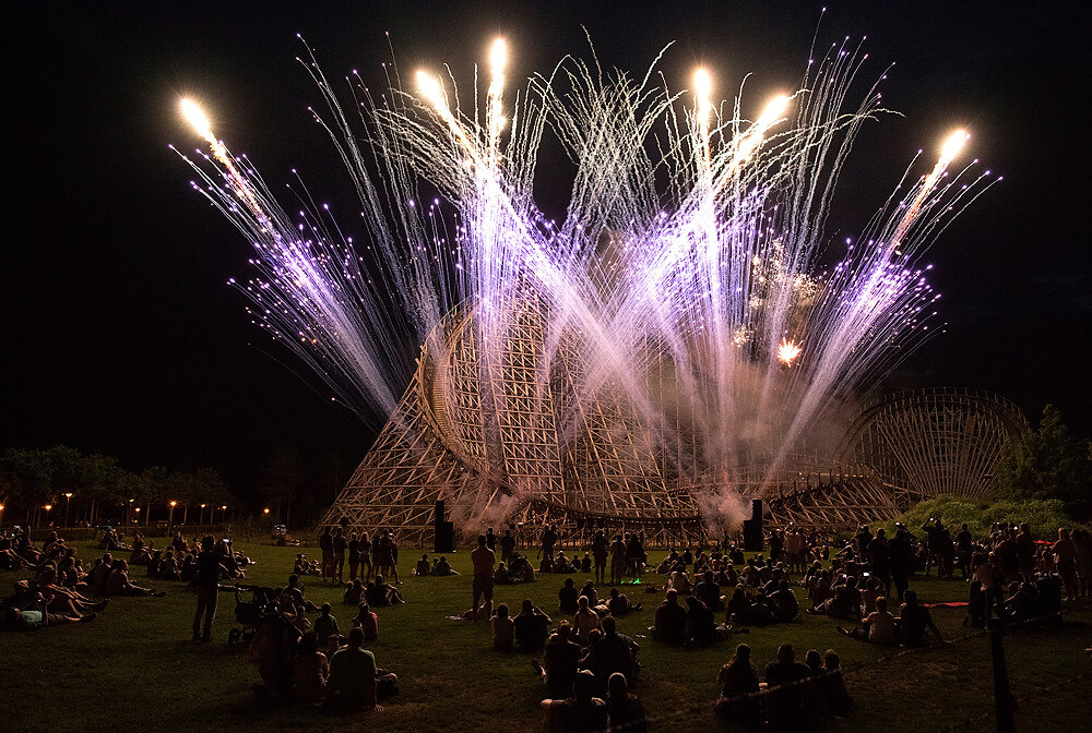 Feuerwerk Mittsommerabende im Freizeitpark Toverland