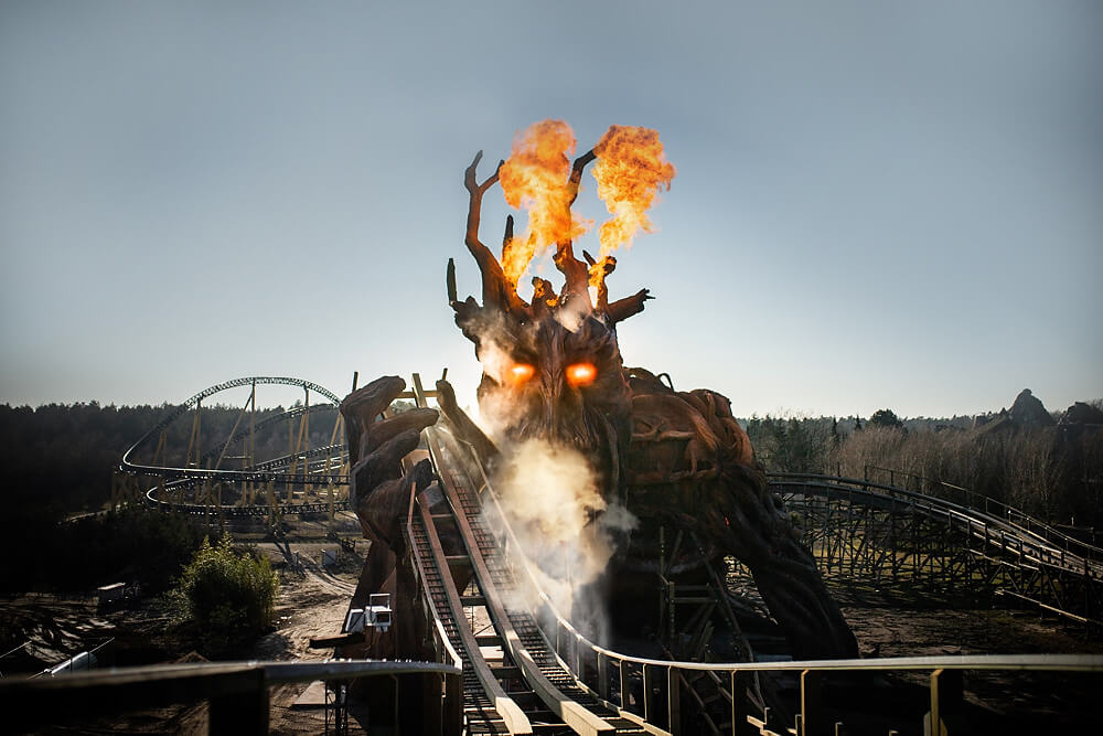 Letzte Schiene für Europas höchste und schnellste Holzachterbahn Colossos